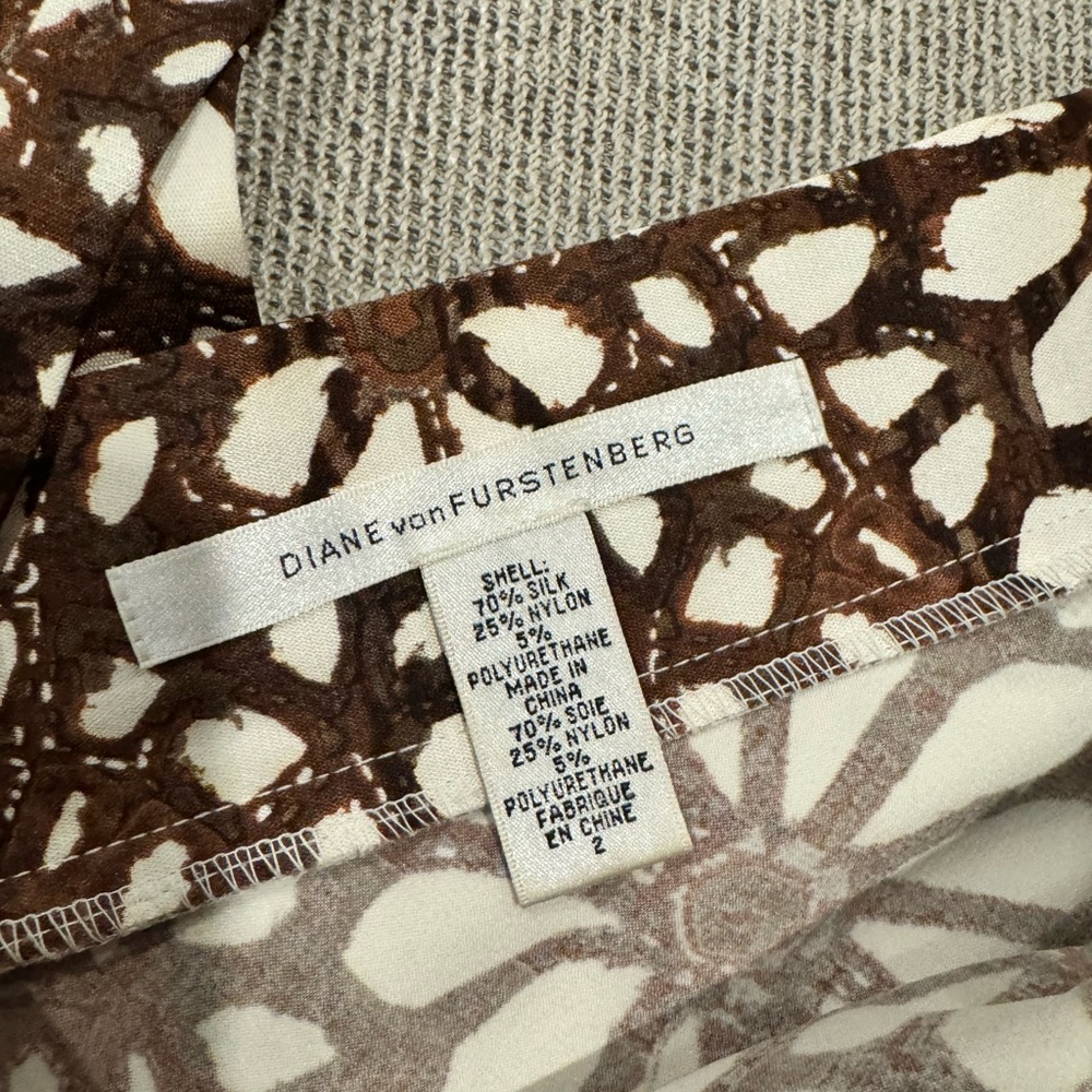 Gorgeous silk Diane von Fustenberg size 2